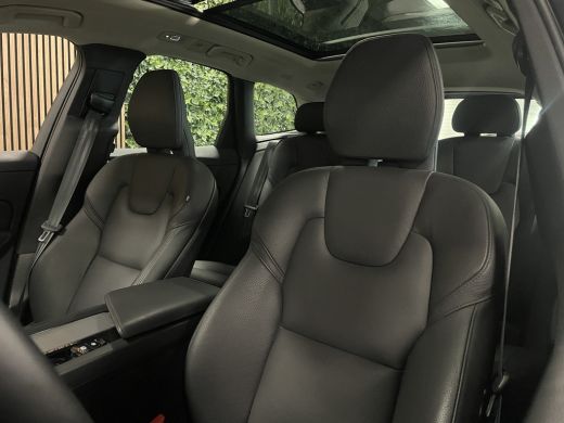 Volvo  XC60 T6 AWD Recharge Plus Dark | Trekhaak | 360° Camera | All Season banden | Adaptieve Cruise Control... ActivLease financial lease