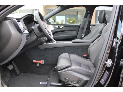 Volvo  XC60 T6 AWD Ultra Black Edition | Bowers & Wilkins | Luchtvering | Gelamineerde zijruiten | Head-Up Di... ActivLease financial lease