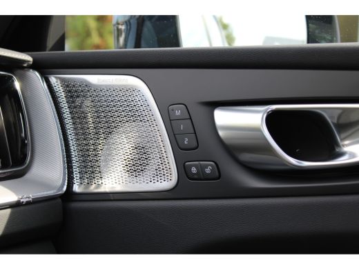 Volvo  XC60 T6 AWD Ultra Black Edition | Bowers & Wilkins | Luchtvering | Gelamineerde zijruiten | Head-Up Di... ActivLease financial lease