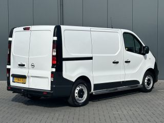 Opel Vivaro 1.6 CDTI 126 PK EURO 6 / L1H1 / AIRCO / CRUISE / NAVI / TREKHAAK / 3-ZITS / BLUETOOTH