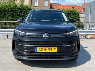 Volkswagen Tiguan 1.5 eTSI Life Edition | ACC | PDC V+A | Camera achter | Stuur en stoelverwarming | Navigatie | Ap...