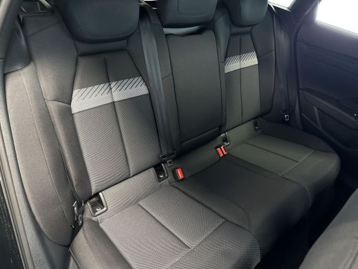 Audi A3 Sportback 45 245pk TFSI e S edition Competition Stoelverwarming voorin | Parkeerassistent | Adapt... ActivLease financial lease