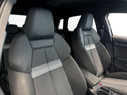 Audi A3 Sportback 45 245pk TFSI e S edition Competition Stoelverwarming voorin | Parkeerassistent | Adapt... ActivLease financial lease