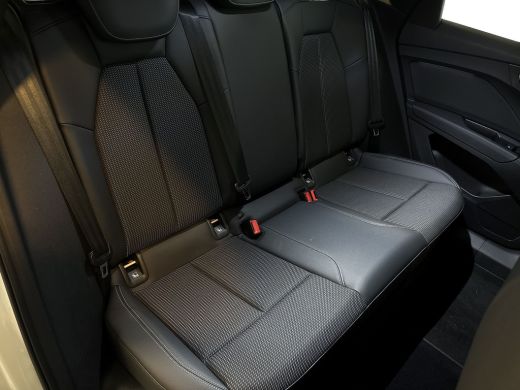 Audi Q4 e-tron 45 265pk quattro S edition 77 kWh | Stoelverwarming voorin | Matrix-ledkoplampen | Instaplijsten ... ActivLease financial lease