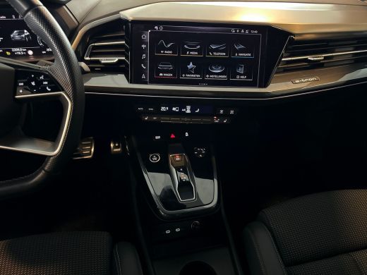 Audi Q4 e-tron 45 265pk quattro S edition 77 kWh | Stoelverwarming voorin | Matrix-ledkoplampen | Instaplijsten ... ActivLease financial lease