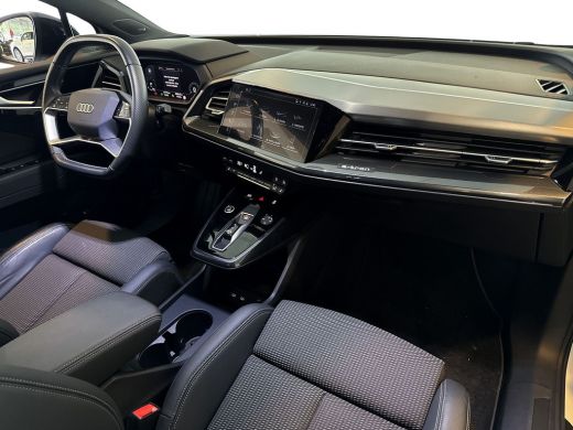 Audi Q4 e-tron 45 265pk quattro S edition 77 kWh | Stoelverwarming voorin | Matrix-ledkoplampen | Instaplijsten ... ActivLease financial lease