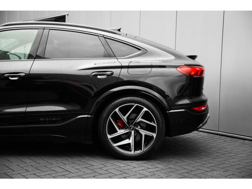 Audi Q6 e-tron S edition B&O premium met hoofdsteunspeakers | Panoramadak | Tech Pro Pakket | Trekhaak | Winterp... ActivLease financial lease