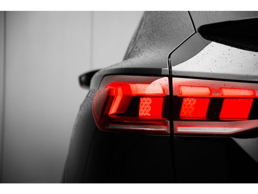 Audi Q6 e-tron S edition B&O premium met hoofdsteunspeakers | Panoramadak | Tech Pro Pakket | Trekhaak | Winterp... ActivLease financial lease