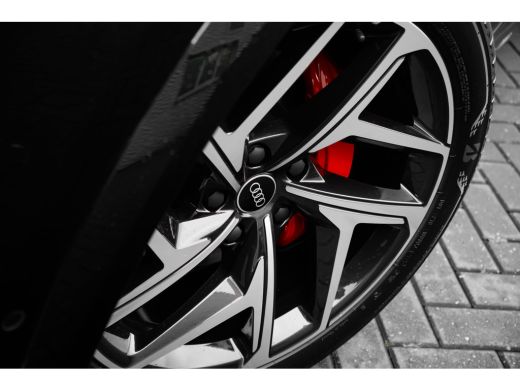Audi Q6 e-tron S edition B&O premium met hoofdsteunspeakers | Panoramadak | Tech Pro Pakket | Trekhaak | Winterp... ActivLease financial lease