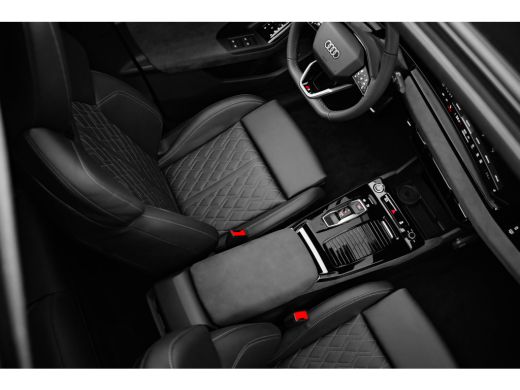 Audi Q6 e-tron S edition B&O premium met hoofdsteunspeakers | Panoramadak | Tech Pro Pakket | Trekhaak | Winterp... ActivLease financial lease