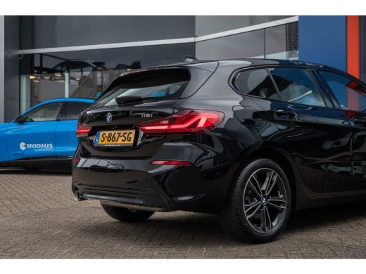 BMW 1 Serie 118i Introduction Edition | Achteruitrijcamera | Electronic climate controle | Navigatiesysteem f... ActivLease financial lease