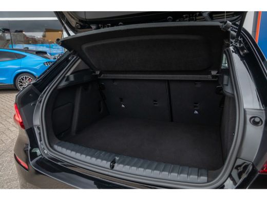 BMW 1 Serie 118i Introduction Edition | Achteruitrijcamera | Electronic climate controle | Navigatiesysteem f... ActivLease financial lease