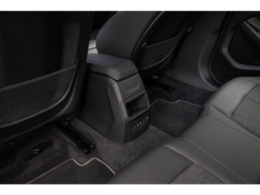 BMW 1 Serie 118i Introduction Edition | Achteruitrijcamera | Electronic climate controle | Navigatiesysteem f... ActivLease financial lease