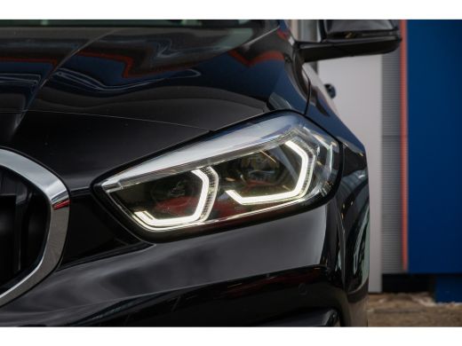 BMW 1 Serie 118i Introduction Edition | Achteruitrijcamera | Electronic climate controle | Navigatiesysteem f... ActivLease financial lease