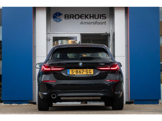 BMW 1 Serie 118i Introduction Edition | Achteruitrijcamera | Electronic climate controle | Navigatiesysteem f... ActivLease financial lease