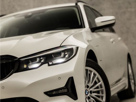 BMW 3 Serie Touring 330e High Executive 293Pk Automaat (APPLE CARPLAY, GROOT NAVI, LEDER, CAMERA, SFEERVERLIC... ActivLease financial lease