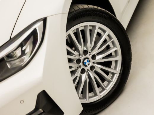 BMW 3 Serie Touring 330e High Executive Sportline 293Pk Automaat (APPLE CARPLAY, GROOT NAVI, LEDER, CAMERA, S... ActivLease financial lease