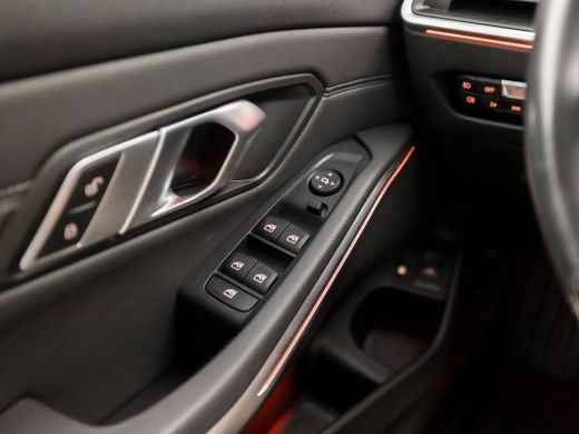 BMW 3 Serie Touring 330e High Executive 293Pk Automaat (APPLE CARPLAY, GROOT NAVI, LEDER, CAMERA, SFEERVERLIC... ActivLease financial lease