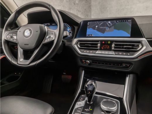 BMW 3 Serie Touring 330e High Executive 293Pk Automaat (APPLE CARPLAY, GROOT NAVI, LEDER, CAMERA, SFEERVERLIC... ActivLease financial lease