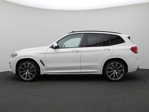 BMW X3 xDrive30e High Executive 292PK AUT8 M-Sport, Pano-Schuifdak, Cruise Controle, Head-Up Display, M-... ActivLease financial lease