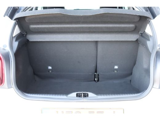 Citroën C3 1.2 PURETECH 83PK 5-DRS SHINE / NAVI / CLIMA / LED / PDC / 16" LMV / WINTERPAKKET / BLUETOOTH / C... ActivLease financial lease