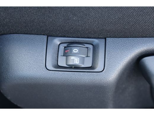 Citroën C3 1.2 PURETECH 83PK 5-DRS SHINE / NAVI / CLIMA / LED / PDC / 16" LMV / WINTERPAKKET / BLUETOOTH / C... ActivLease financial lease