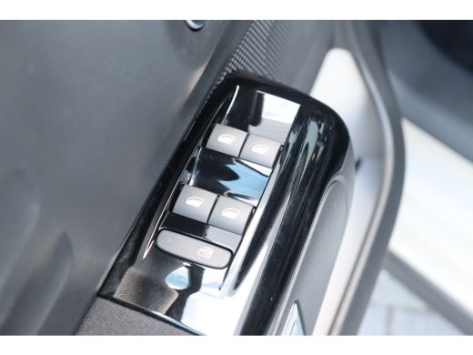 Citroën C3 1.2 PURETECH 83PK 5-DRS SHINE / NAVI / CLIMA / LED / PDC / 16" LMV / WINTERPAKKET / BLUETOOTH / C... ActivLease financial lease