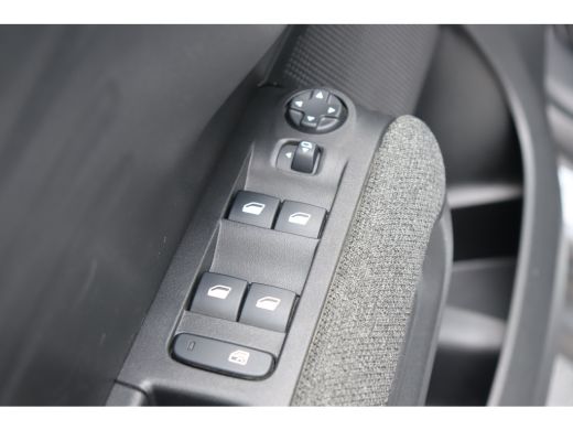 Citroën C3 Aircross 1.2 PURETECH 110PK SHINE C-SERIES / NAVI / CLIMA / LED / PDC / 16" LMV / KEYLESS / BLUETOOTH / CR... ActivLease financial lease