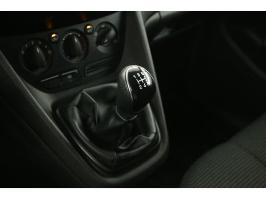 Ford Transit Connect 1.5 TDCI L2H1 3 Persoons Airco Parkeersensoren 16''LMV Schuifdeur ActivLease financial lease