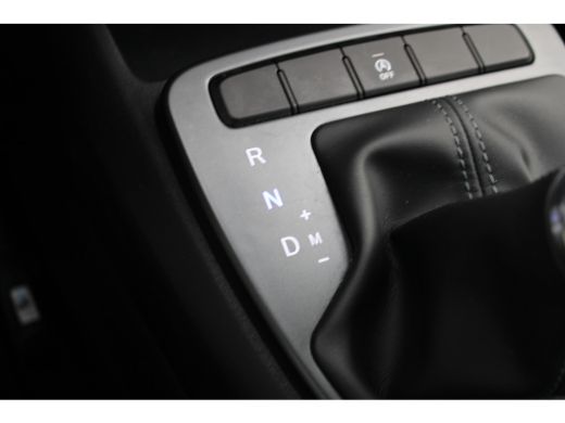 Hyundai i10 1.0 Comfort 5-zits Automaat | Airco | Armsteun voor | Elektronisch Stabiliteits Programma ActivLease financial lease