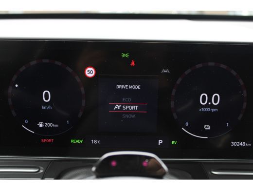 Hyundai Kona 1.6 GDI HEV Premium | Cruise control adaptief met Stop&Go en stuurhulp | Elektrisch bedienbare ac... ActivLease financial lease