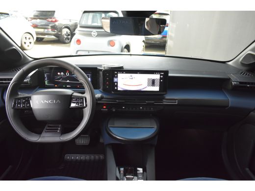 Lancia Ypsilon Edizione Cassina Limitata 51 kWh | Elektr. Stoelen | Massage | Navigatie HUB | Achteruitrijcamera... ActivLease financial lease