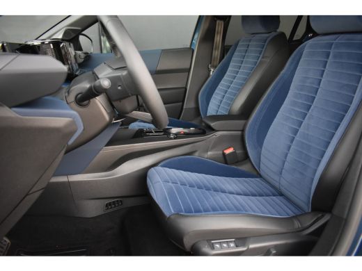 Lancia Ypsilon Edizione Cassina Limitata 51 kWh | Elektr. Stoelen | Massage | Navigatie HUB | Achteruitrijcamera... ActivLease financial lease