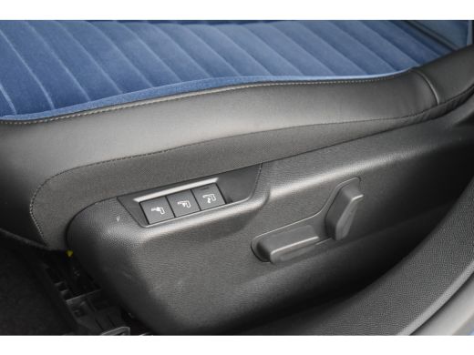 Lancia Ypsilon Edizione Cassina Limitata 51 kWh | Elektr. Stoelen | Massage | Navigatie HUB | Achteruitrijcamera... ActivLease financial lease