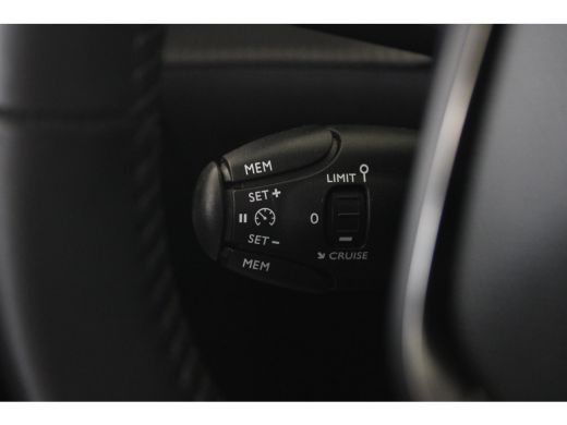 Peugeot e-208 EV Allure Pack 50 kWh 3-FASE PARKEERCAMERA | CARPLAY | FULL LED | DAB | CLIMATE CONTROL ActivLease financial lease