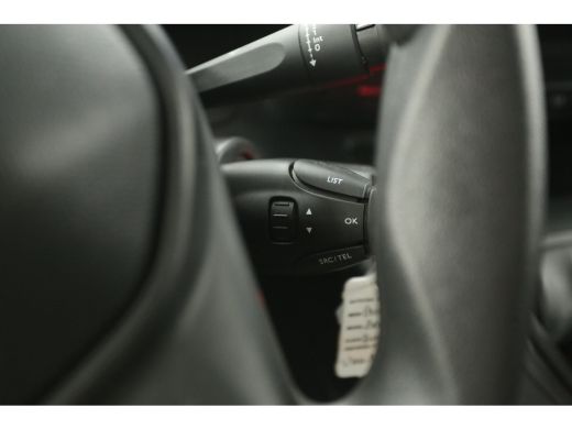 Peugeot Partner 1.5 BlueHDI L1H1 Airco Cruise Carplay Trekhaak Parkeersensoren Schuifdeur ActivLease financial lease