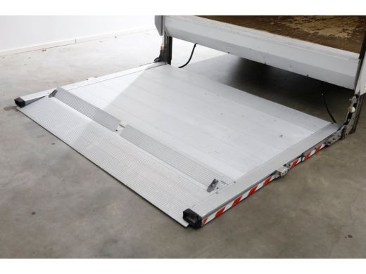 Renault Master T31 Z.E. 100% Elektrisch Bakwagen met laadklep en zijdeur 07-2019 ActivLease financial lease