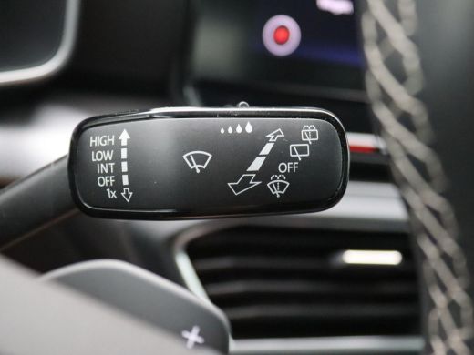 Seat Leon 1.5 eTSI Style Business Intense 150PK DSG Adaptive Cruise Control, Navigatie, Achteruitrijcamera,... ActivLease financial lease