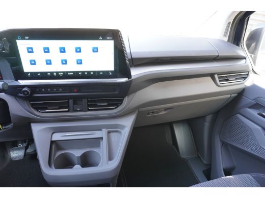 Volkswagen Transporter 2.0 TDI L2H1 28 Bulli 150 pk Aut., Climatronic, Alarm, Navigatie, LED verlichting ActivLease financial lease