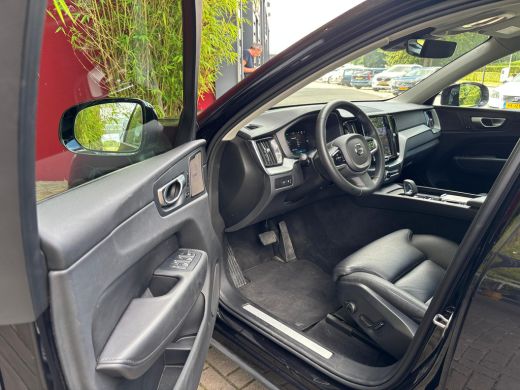 Volvo  XC60 2.0 T6 Plug-in hybrid AWD Ultimate Dark | Panoramadak | Memory | Harman/Kardon | Adaptive Cruise ActivLease financial lease
