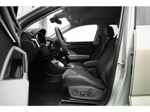 Audi Q3 35 TFSI S Edition Competition Trekhaak | LED verlichting | Privacy Glas | Adaptief Cruise Control... ActivLease financial lease