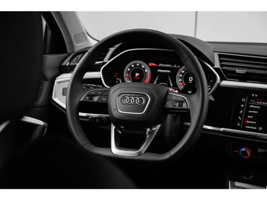 Audi Q3 35 TFSI S Edition Competition Trekhaak | LED verlichting | Privacy Glas | Adaptief Cruise Control... ActivLease financial lease