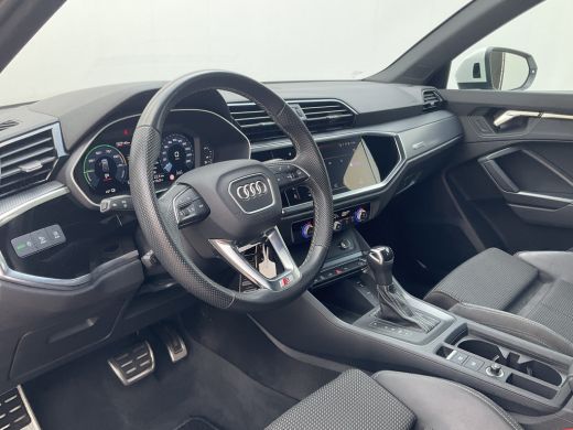 Audi Q3 45 TFSI e PHEV S edition Dig.Display S-line Full Navi Plug-in Carplay ActivLease financial lease