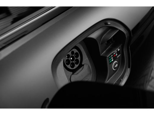 Audi Q6 e-tron S edition 100 kWh 388 PK | Ledere Bekleding | Panoramadak | Rondomzicht Camera | B&O audio ActivLease financial lease