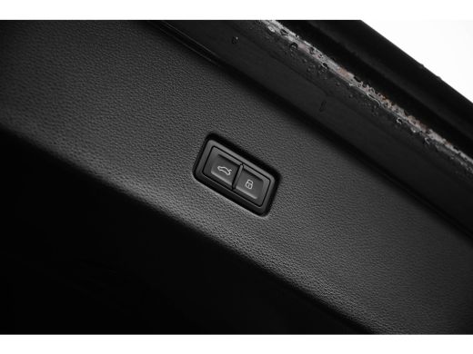 Audi Q8 55 TFSI e quattro Pro Line S Panoramadak | B&O premium 3D | Head-Up Display | Trekhaak | Elektris... ActivLease financial lease