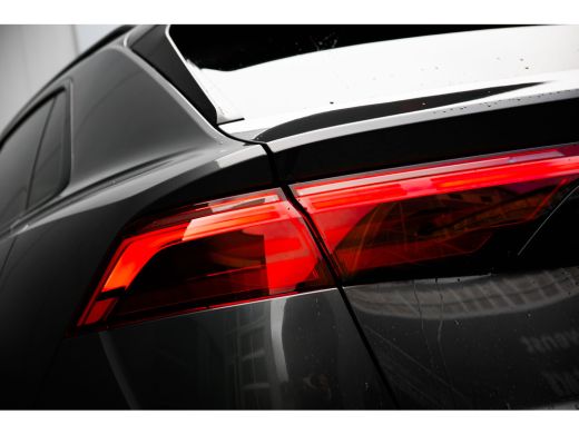 Audi Q8 55 TFSI e quattro Pro Line S Panoramadak | B&O premium 3D | Head-Up Display | Trekhaak | Elektris... ActivLease financial lease