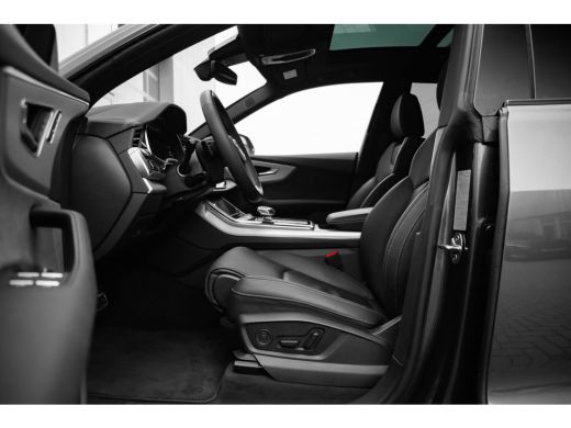 Audi Q8 55 TFSI e quattro Pro Line S Panoramadak | B&O premium 3D | Head-Up Display | Trekhaak | Elektris... ActivLease financial lease