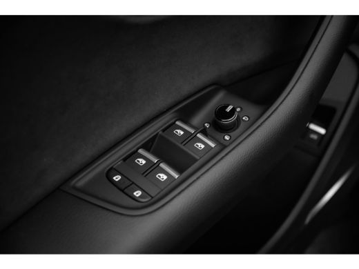 Audi Q8 55 TFSI e quattro Pro Line S Panoramadak | B&O premium 3D | Head-Up Display | Trekhaak | Elektris... ActivLease financial lease