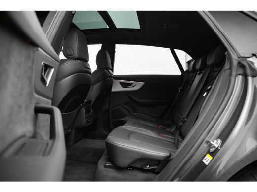 Audi Q8 55 TFSI e quattro Pro Line S Panoramadak | B&O premium 3D | Head-Up Display | Trekhaak | Elektris... ActivLease financial lease