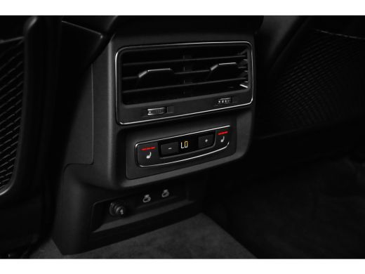 Audi Q8 55 TFSI e quattro Pro Line S Panoramadak | B&O premium 3D | Head-Up Display | Trekhaak | Elektris... ActivLease financial lease